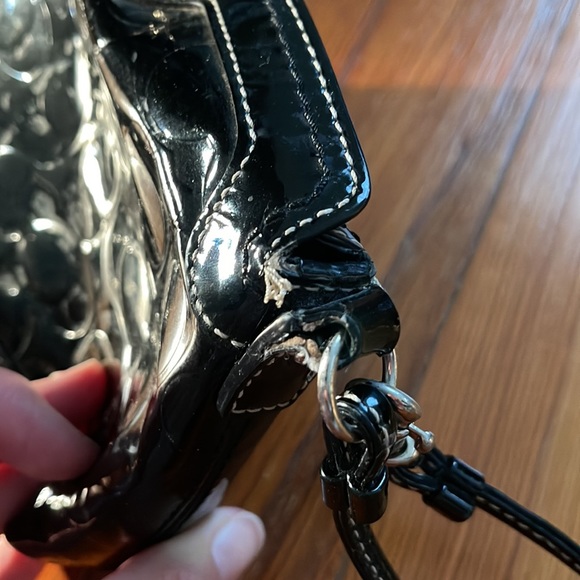 Coach Black Patent Leather Signature Wristlet. - Picture 11 of 12